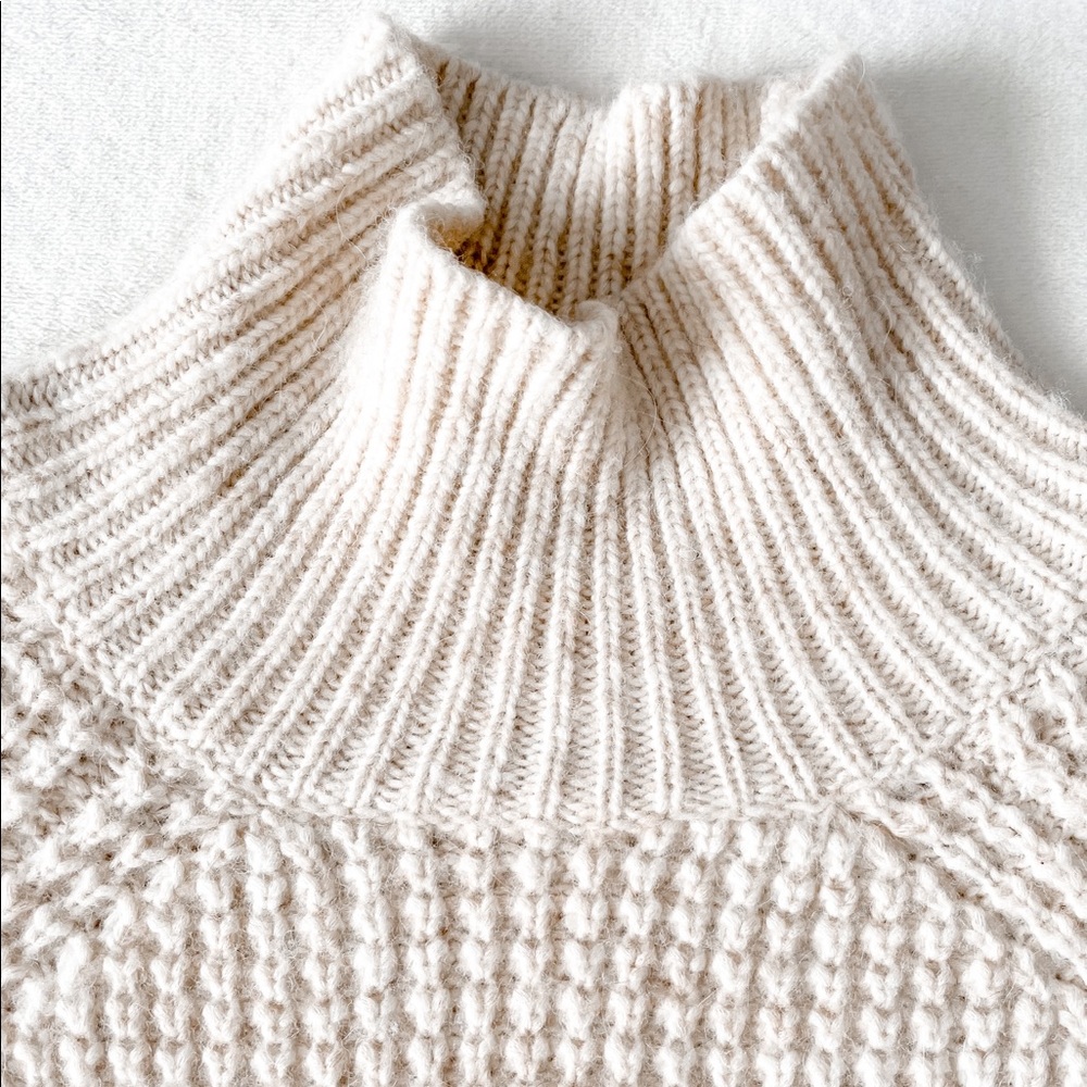 *SOLD* NWOT Wilfred Turtleneck Knit Sweater - Picture 5 of 15